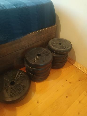 stanq: Iki dene 5kilo 10dene 3kilo qantel stanq dasi cemi 40kilodur — 1