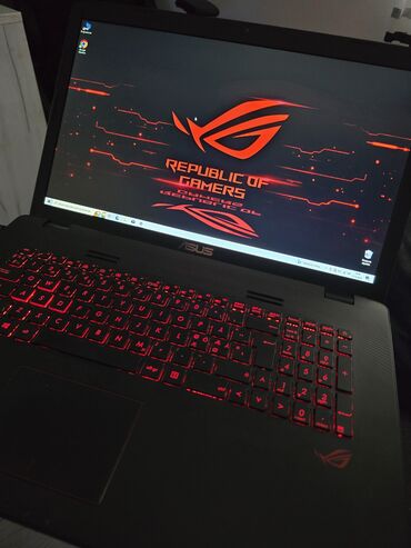 ASUS: Intel Core i7, 17.3 " — 11