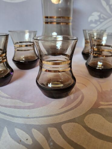 Čaše: Servis nov za zestoko pice Paracinsko staklo. Servis je — 11