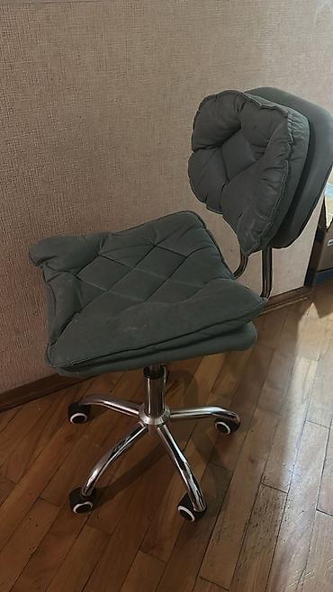 oyunçu stulu: Təkərli ofis/kreslo stulu - Rəng: tünd boz/yaşıl tonlarında - Yumşaq — 2
