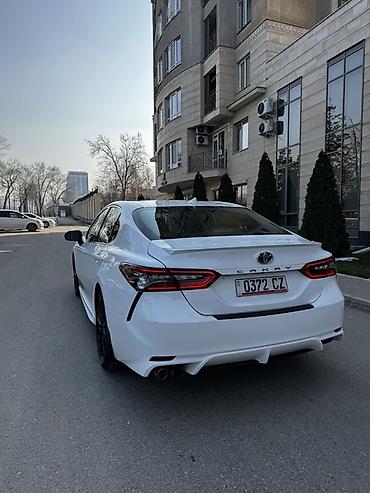 Toyota: Toyota Camry: 2021 г., 2.5 л, Вариатор, Гибрид, Седан — 4