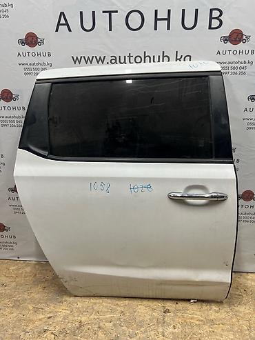 d4hb: Дверь Kia carnival YP D4HB 2.2 DIESEL задн. прав. (б/у) — 1