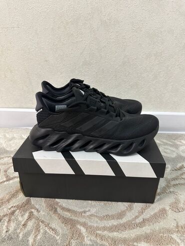 Кроссовки и спортивная обувь: Мужские кроссовки, 40, Adidas Originals, Новый, цвет - Черный, Самовывоз at lalafo.kg Кроссовки и спортивная обувь: Мужские кроссовки, 40, Adidas Originals, Новый, цвет - Черный, Самовывоз