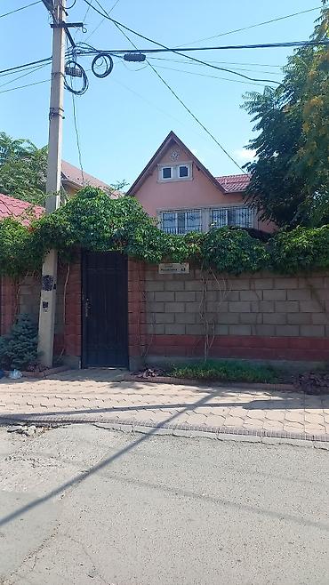 сарахси: ✨ Добро пожаловать в уютный хостел в центре Бишкек 🏙️ 📍 Рядом с — 8