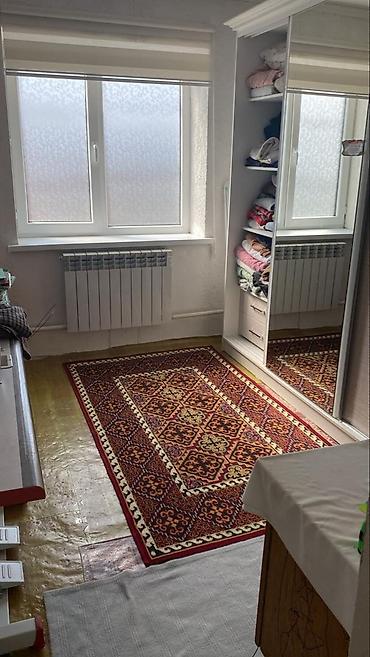 Продажа коттеджей и домов: 🏡 Продается дом с времянкой в ж/м Ак-Ордо 3! ✅ Дом саманный, тёплый и — 4