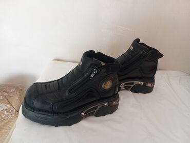 Женская обувь: Ботинки и ботильоны 36, цвет - Черный