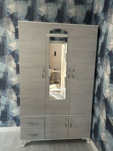 Dolablar: Açılan, 3 qapılı Düz dolab, Qarderob, paltar dolabı — 6