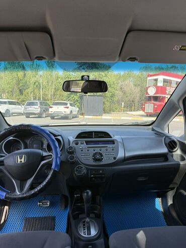Honda: Honda Fit: 2010 г., 1.5 л, Автомат, Бензин, Хэтчбэк — 5