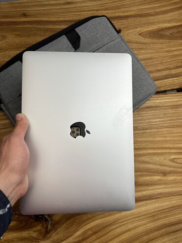 macbook air gold: Ультрабук, Apple, 8 ГБ ОЗУ, Apple M1, 13.3 ", Б/у, Для несложных задач, память SSD