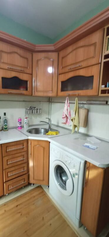 Uzunmüddətli kirayə mənzillər: Bakıxanov qəsəbəsi, Kaspi Bakıxanov təhsil mərkəzinin yanında,3 — 7