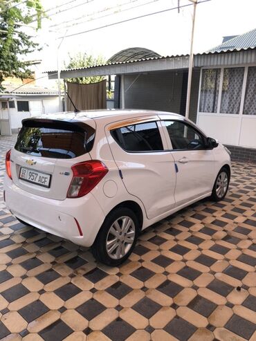 Chevrolet: Chevrolet Spark: 2015 г., 1 л, Вариатор, Бензин, Хэтчбэк