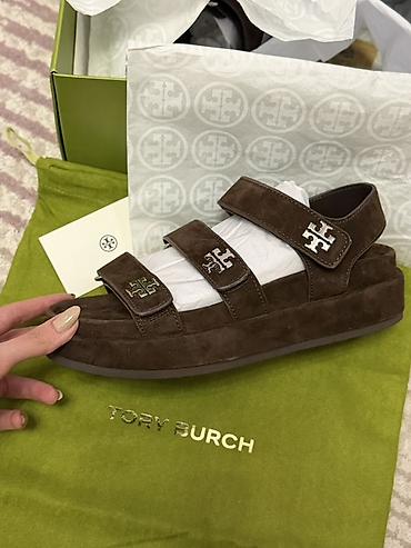 босоножки новые 37: Tory Burch sandalet Orginal saytindan alinib Bugun catib elime, razmer — 2