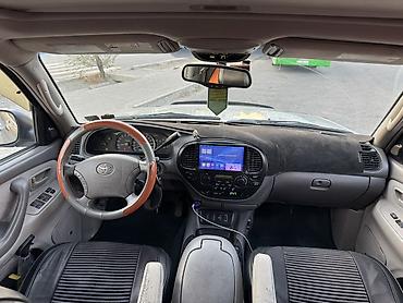 брелок тойота: Toyota Sequoia: 2004 г., Автомат, Бензин, Внедорожник — 6