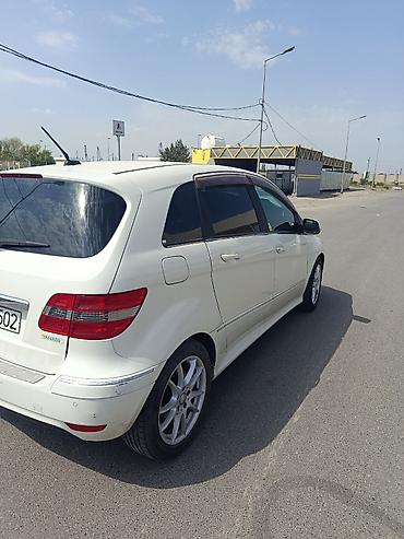 tesla model x: Mercedes-Benz B 180: 1.7 l | 2010 il Hetçbek — 5