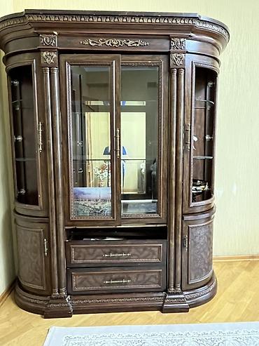 Bufetlər: Klassik üslublu vitrin/bufet şkaf - Material: təbii ağac (tünd qoz — 4