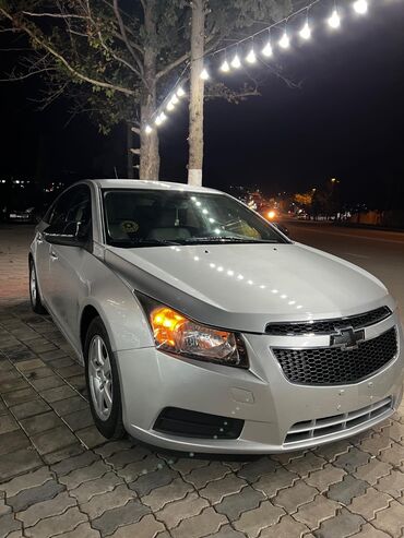 Chevrolet: Chevrolet Cruze: 1.4 l | 2014 il 20086 km Sedan — 2