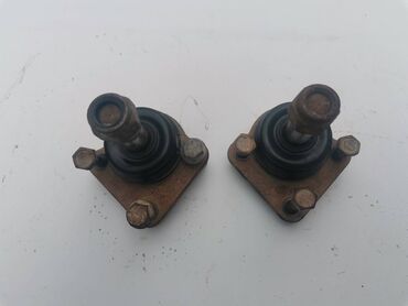Auto delovi: Donje kugle trapa Lada 21214i Niva 2012 godiste. Polovno. ocuvano — 4