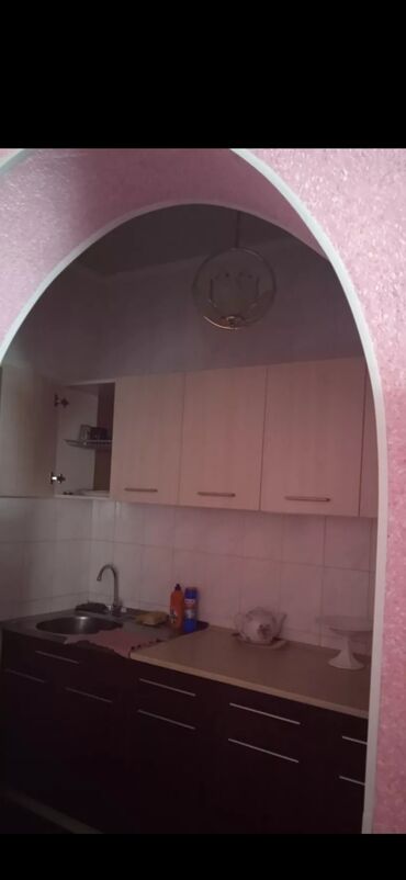 долгосрочная аренда частных домов: 75 м², 3 комнаты, Парковка, Сарай, Забор, огорожен