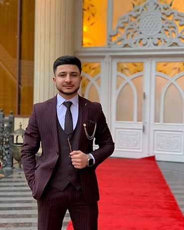 Kişi geyimləri: 2ci əl kostyumların satışı,çeşidlər çoxdur,mağazamızın ünvanı:Laçın — 10
