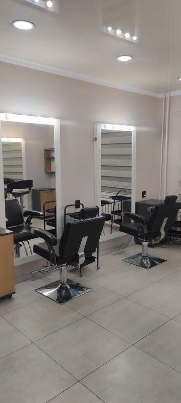 Помещения свободного назначения: Сдается коммерческое помещение, оборудованное под салон красоты. С — 12