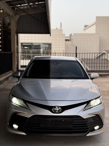 задняя камера для автомобиля: Toyota Camry: 2021 г., 2.5 л, Автомат, Бензин, Седан