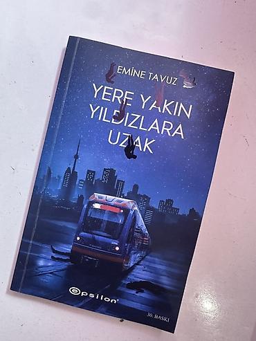 fon: Məhsul: Kitab – “Yere Yakın Yıldızlara Uzak” Müəllif: Emine Tavuz — 1