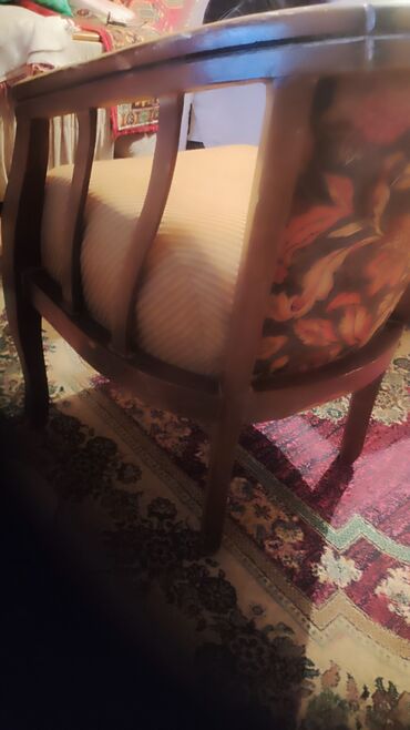 Qonaq otağı dəstləri: Yeni, Jurnal masası, Kredit yoxdur, Rumıniya — 15