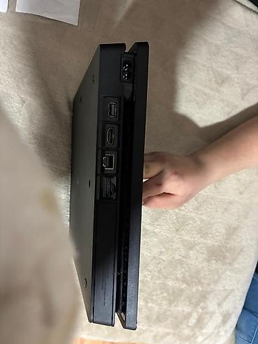 PS4 (Sony Playstation 4): Sony PlayStation 4 Slim konzola - Model: PS4 Slim (CUH serija), crna — 3