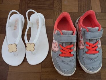 Детская обувь: Обувь (8 пар) для девочки. Размер 28-31. Отличное и хорошее состояние — 8