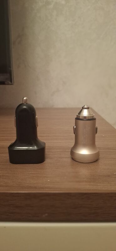 Avtomobil üçün nəzərdə tutulmuş bu telefon tutacağı metal və plastik