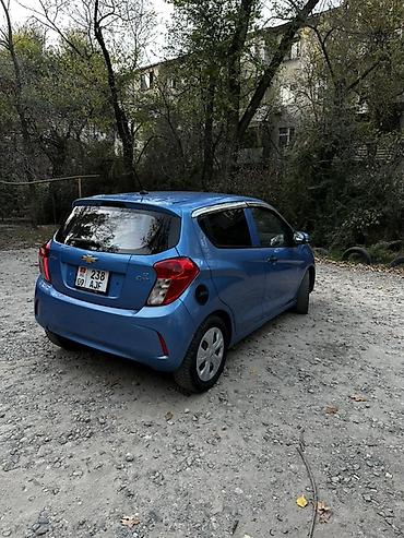 niva chevrolet: Chevrolet Spark: 2016 г., 1 л, Вариатор, Бензин, Хэтчбэк — 4