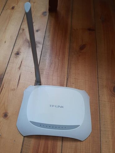 adsl wifi modem router: Wifi madem. Optik cekilib deye lazim deyil ona gore ucuz verilir