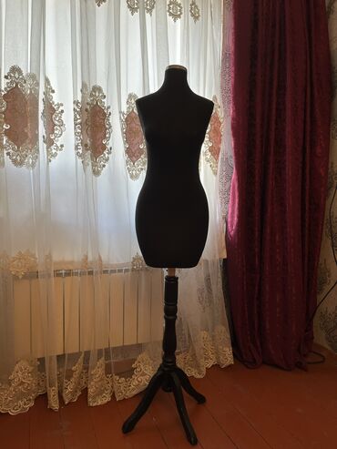 dair��l��r ��imm��k ������n ba�� ��rt��kl��r: Manken, iynə batan. Yenidir işlənməyib