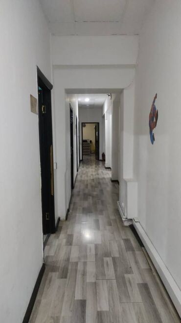 Digər kommersiya daşınmaz əmlakı: Obyekt İcarəyə verilir. Elmler metrosuna yaxin 190 kv m olan — 9