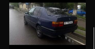 вента капот: Volkswagen Vento: 1993 г., 1.8 л, Механика, Бензин