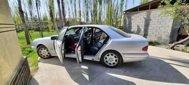 Mercedes-Benz: Mercedes-Benz E-Class: 1998 г., 3.2 л, Автомат, Газ, Седан