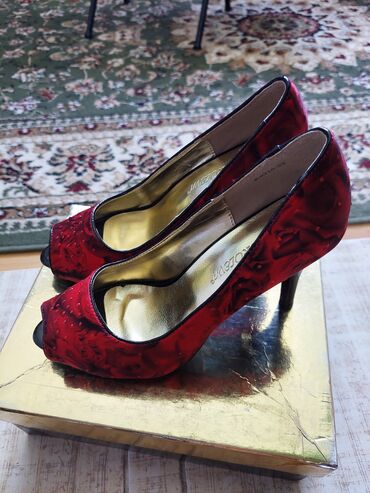 женские туфли 41: Туфли Corina, 35, цвет - Красный