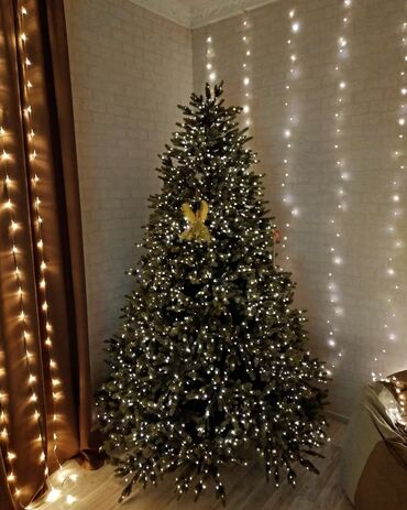 дед мороз на лестнице: Пластиковая Новогодняя Ёлка Высота примерно 240. Ручная сборка. Дед