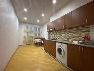 Uzunmüddətli kirayə mənzillər: Mənzil kirayə verilir. İnqilab, 3 otaq 138 kv 17.3 mərtəbə — 8