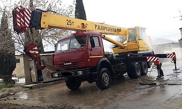Подъемные краны: KamAZ Kran 5320, 25 tonluq, 3 mostludur. Çox ideal vaziyyatdedir, heç — 3