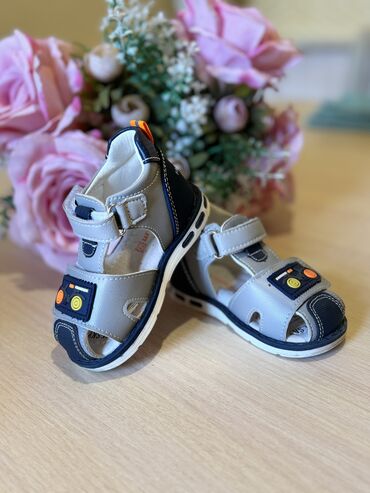 польские сандали: Продаю сандали детские 19 размер в отличном состоянии. Регулируется