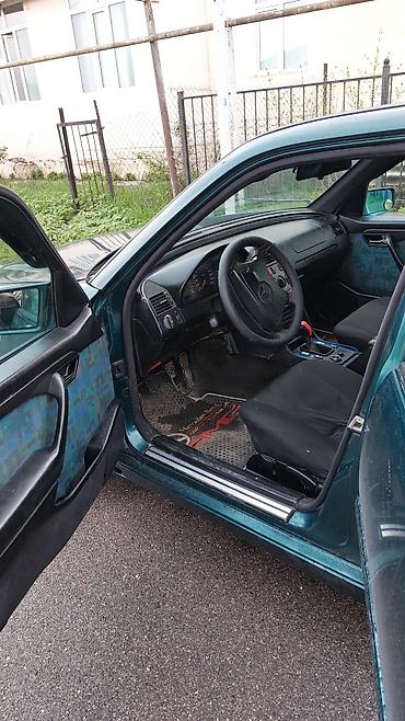 Mercedes-Benz: Mercedes-Benz C-Class: 1.8 l | 1996 il Sedan — 9