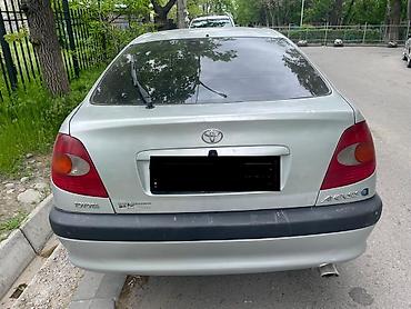 кубат: Toyota Avensis: 2000 г., 1.8 л, Механика, Бензин, Хэтчбэк — 3
