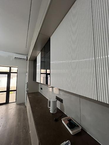 silver kitchen: Кухонный набор на заказ, МДФ с плёнкой ПВХ, По договорённости, Бесплатная доставка, Дизайн, проект — 6
