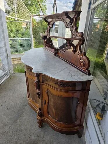 Stilske komode: Odlicno stanje dobro ocuvano. Duzina 160 cm Dubina 70 cm Visina 170 cm na lalafo.rs — 9 Stilske komode: Odlicno stanje dobro ocuvano. Duzina 160 cm Dubina 70 cm Visina 170 cm — 9