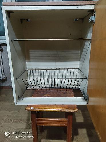 silver kitchen: Кухонные шкафы и тумбы из ЛДСП в светло-дубовом оттенке. стол - — 4