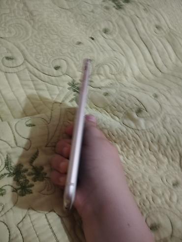iphone 76: IPhone 8 Plus, 64 GB, Qızılı, Barmaq izi — 2