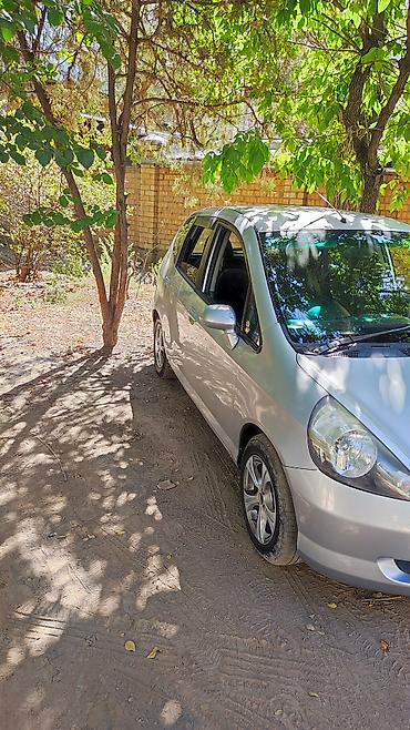 1 nz: Honda Fit: 2001 г., 1.3 л, Вариатор, Бензин, Хэтчбэк — 4