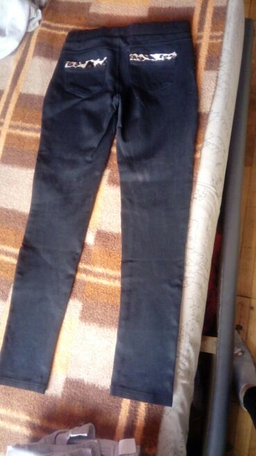 kapri pantalone prodaja: M (EU 38), Normalan struk, Ravne nogavice