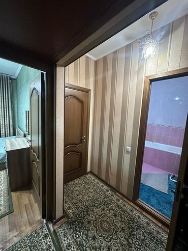 сколько стоит трехкомнатная квартира в бишкеке: 5 и более комнат, 87 м², 106 серия, 8 этаж